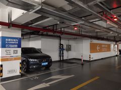 -龙湖虹桥天街-停车场