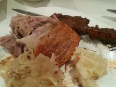 -LENBACH兰巴赫西餐啤酒坊(大连星海广场店)