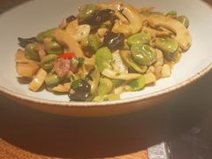 -吃饭皇帝大土家民族菜(正大广场店)