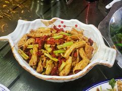 -二厨·吊桥小院·脆皮烧鸡公·本地农家菜(沿江西路店)