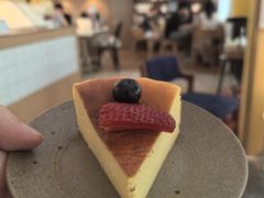 -彳亍咖啡·这里(水湾路店)
