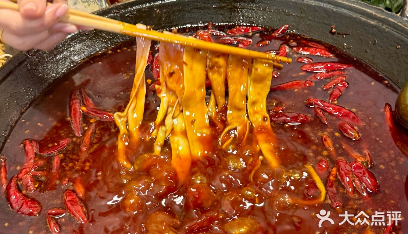 这才是重庆本地人会反复去吃的火锅店。。