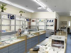 -无奔眼镜·蔡司·依视路授权店(马家堡店)
