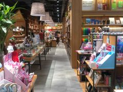 -百新书局(尚悦湾店)