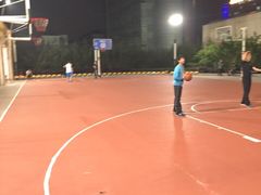 iphone_upload_pic-洛克公园·篮球·足球·羽毛球(莘庄店)
