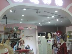 -甜镜物语 LOLITA·汉服·JK制服三坑生活馆(滨江道店)