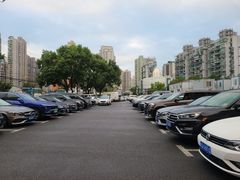 -月星家居广场-路面停车场