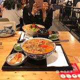 环境： 店面比较小 周围都是网红店～座位也比较少