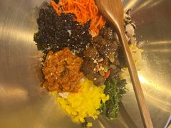 烤牛肉拌饭-梨花牛肉汤饭(仁恒伊势丹店)