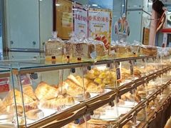面包甜点陈列柜-新侨三宝乐面包店(崇文门店)