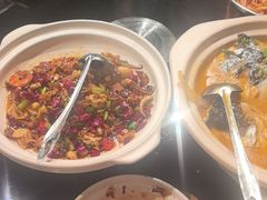 -帅巴人舅母子腊蹄民俗村