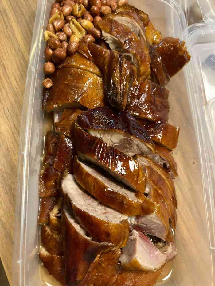 深井烧鹅外卖档-"下午经过丽都,看到深井烧鹅 ,打算买点脆.