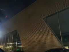 -上海冠松华奥奥迪4S店(张江店)