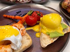 牛油果大虾班尼迪蛋-théATRE茶聚场·餐厅(环球金融中心店)