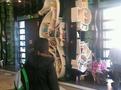 -钟书阁(松江泰晤士小镇店)