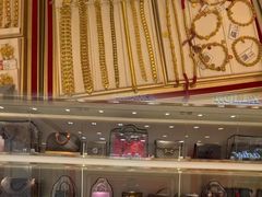-恒一珠宝·回收黄金钻石奢侈品(灵岩南路店)