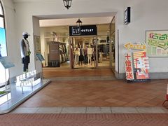 -枫叶小镇奥特莱斯