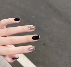 -悦指间美甲美睫