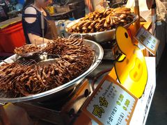 -六合夜市