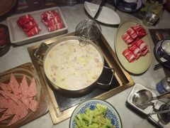 -尚尚仙·酸汤猪手·猪肚鸡火锅(华联万柳购物中心店)