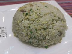 -香巴拉云南餐厅(华莱坞店)