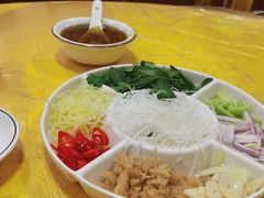 -官塘陈记鱼生·潮汕砂锅粥·牛肉火锅(潮枫路总店)