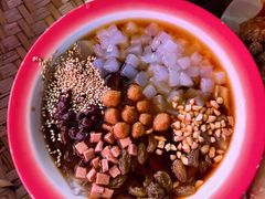 -爆炸头阿姨小四川正宗川味小吃(无任何分店)