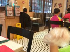 大堂-潮庭港式茶餐厅·熊仔奶茶(同济广场店)