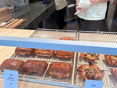 -VERIE BAKEHOUSE