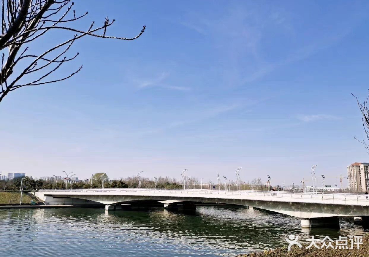 想要感受快乐的话，就跟我一起来郑州建业，华谊兄弟电影小镇游玩