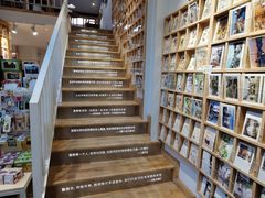 -猫的天空之城概念书店(苏州平江店)