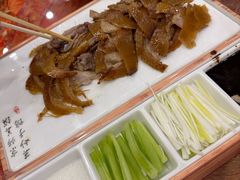 -园中园美食城