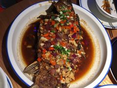 香煎鲫鱼-费大厨辣椒炒肉(万家丽一店)