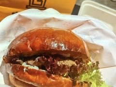 松露菌菇奶酪牛肉汉堡-JPG canteen(广州寺右公馆店)