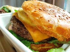 27&nbsp;牛肉汉堡-HELLO 27 意面·沙拉·帕尼尼