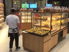 面包甜点陈列柜-面包新语(融创茂店)