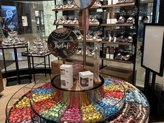 -Laderach 莱德拉(上海环贸iapm店)