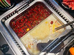 招牌人参猪肚鸡锅底-大隐·成都火锅Bistro(合生麒麟新天地店)