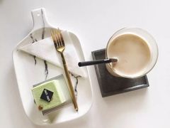 -UNI UNI(环亚凯瑟琳店)