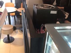 -85度C(生甜甜圈研究工坊·上海松江人民北路店)