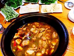 -咱屯子铁锅炖直营店(保利店)