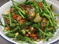 藜蒿炒腊肉-回家吃饭·地道南昌菜(建德观总店)