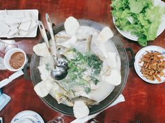 -丹水桥地锅鱼·翘嘴鲌·地方特色全鱼宴(丹江口大坝店)