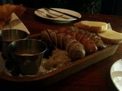 -Hooley's活利仕西餐厅(珠江新城店)