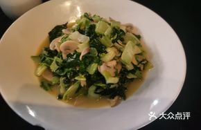 Hand-Pressed Vegetable Stir-Fried with Mushrooms and Bamboo Shoots