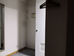 -7天连锁酒店(上海徐家汇龙华路地铁站店)