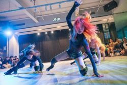 -CASTER跳舞俱乐部