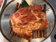 黑猪梅花肉-红沃鳗鱼黑牛烤肉店(不老街店)
