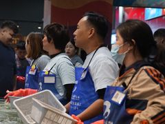 -三亚火车头万人海鲜广场