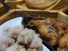 排骨大战凤爪-龙凤点心饼家·39年老字号(松岗店)